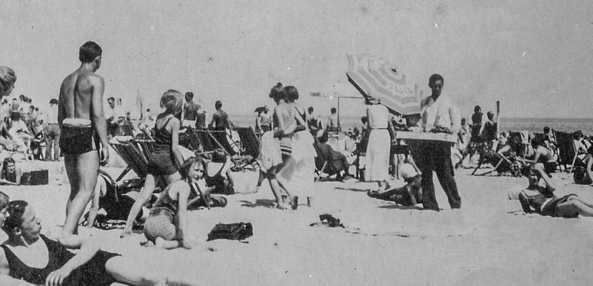 Issalg på stranden ved Flagstangen, ca. 1950 ""