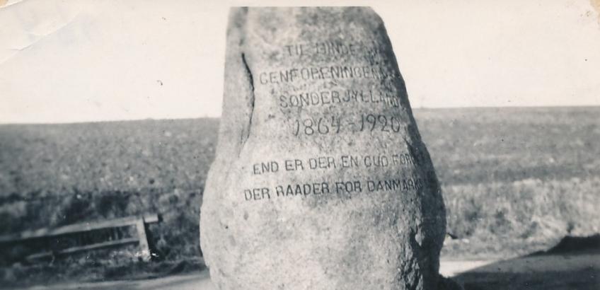 Faxe-stenen. Fra Faxe Kommunes Arkivers samling. Faxe-stenen. Fra Faxe Kommunes Arkivers samling.